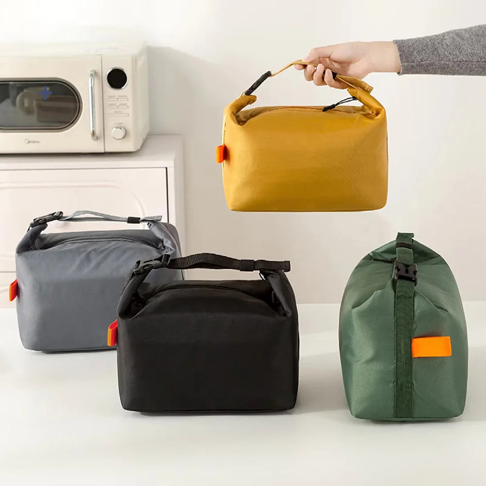 The Dual-Insulated Bento Tote Keeps Hot & Cold